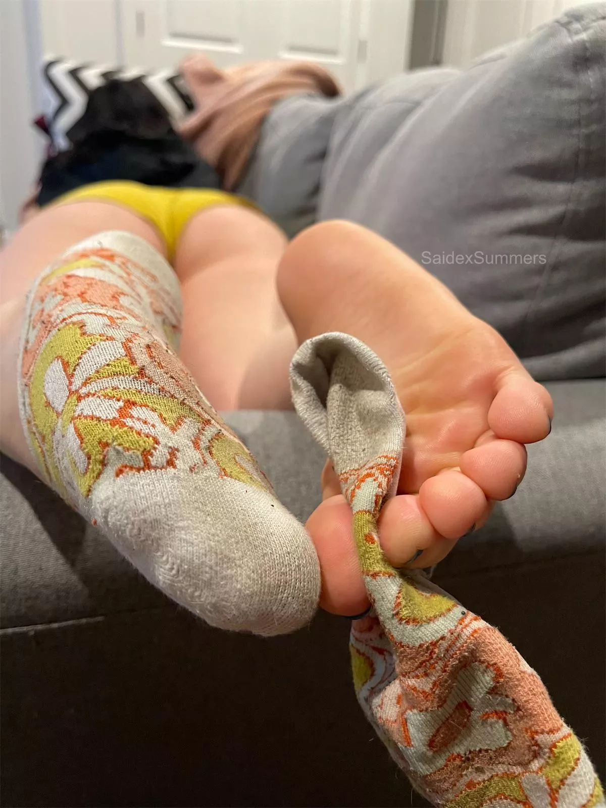 Time to let my feet breath [F]