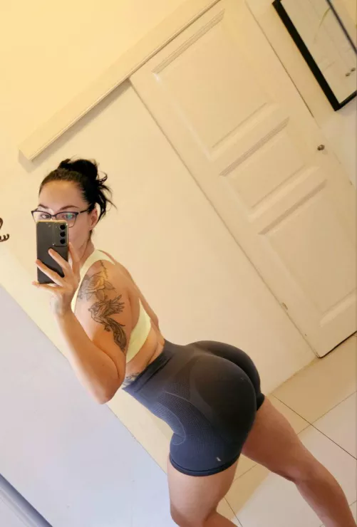 wearing these shorts gives me extra motivation in the gym!