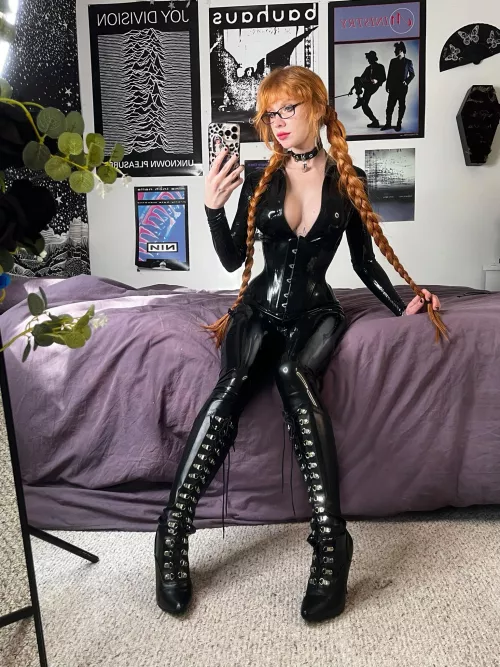 You have to be this shiny ✨ to ride