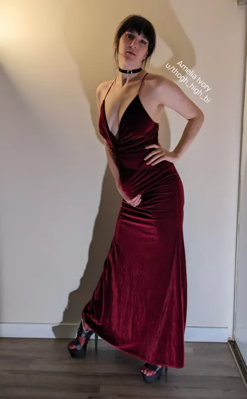 You think you can handle a real woman? Bend over and let's find out...