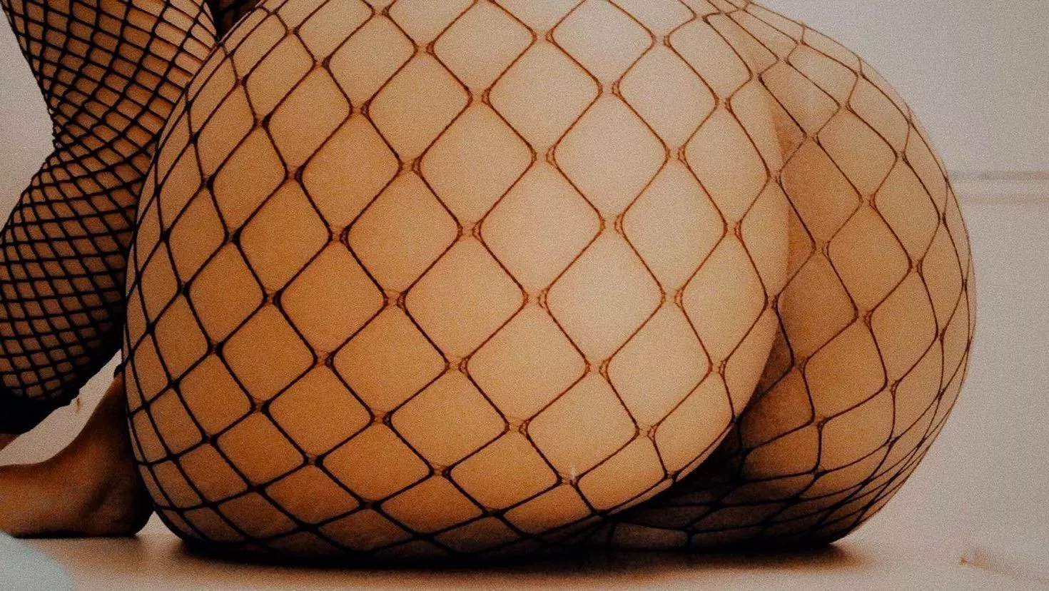 (18f) My butt always looks nice in a pair of fish nets