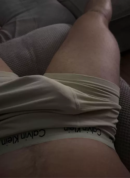 (29) Bulge ‘N’ Thigh