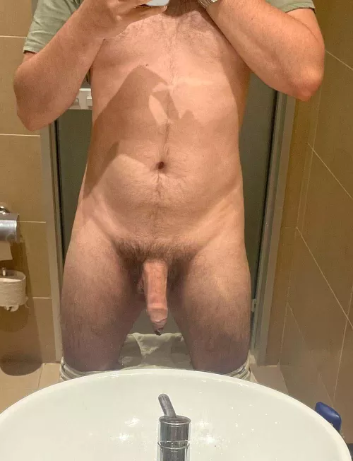 [29] Growing out my fur for you guys. 🦦