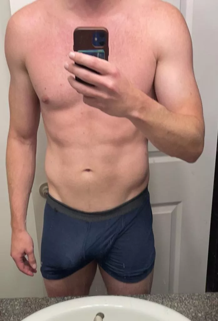 [36] Just finished working out and showering. DMs open