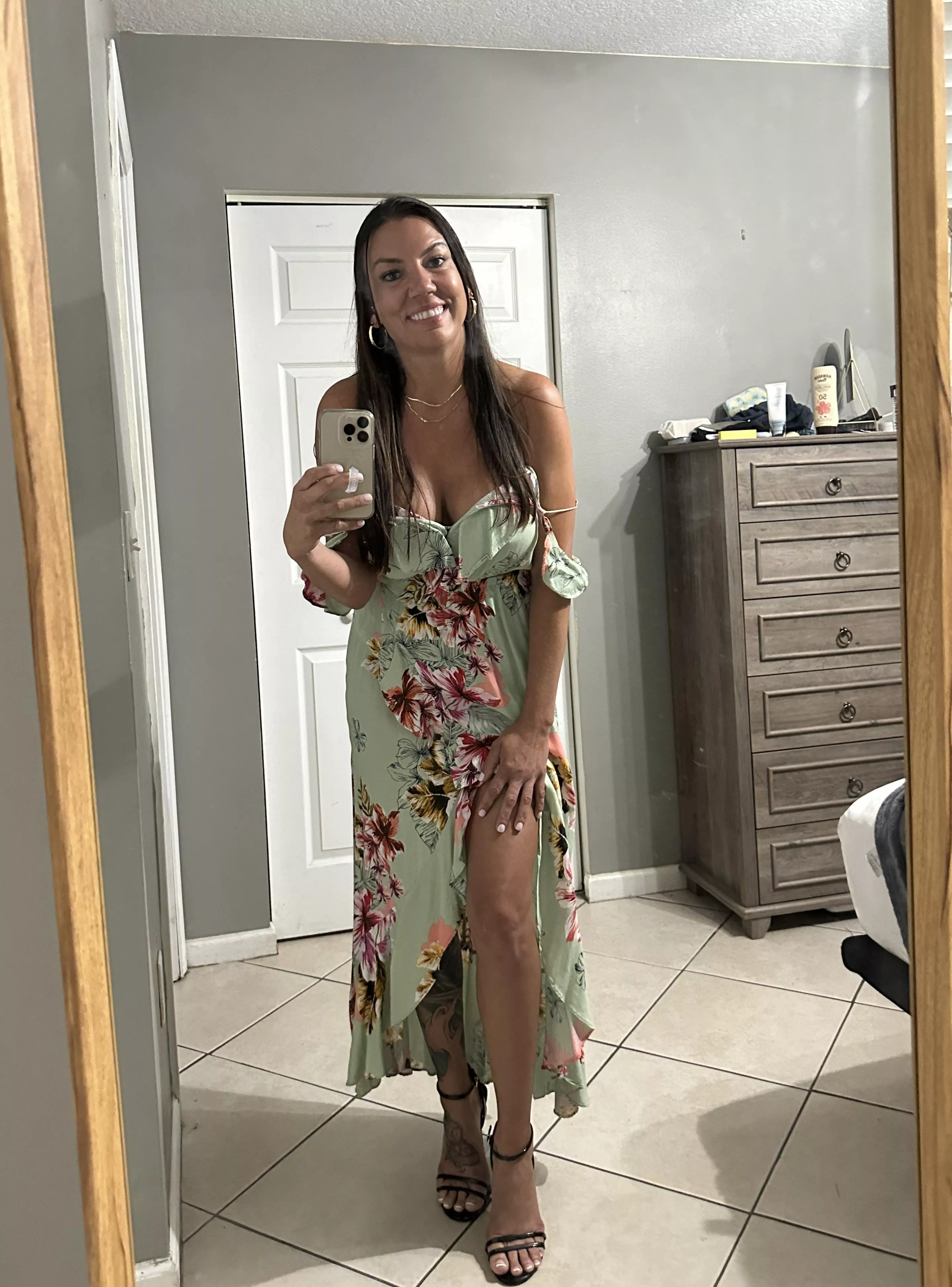 A sundress with no panties that's one of my favorite summer outfits