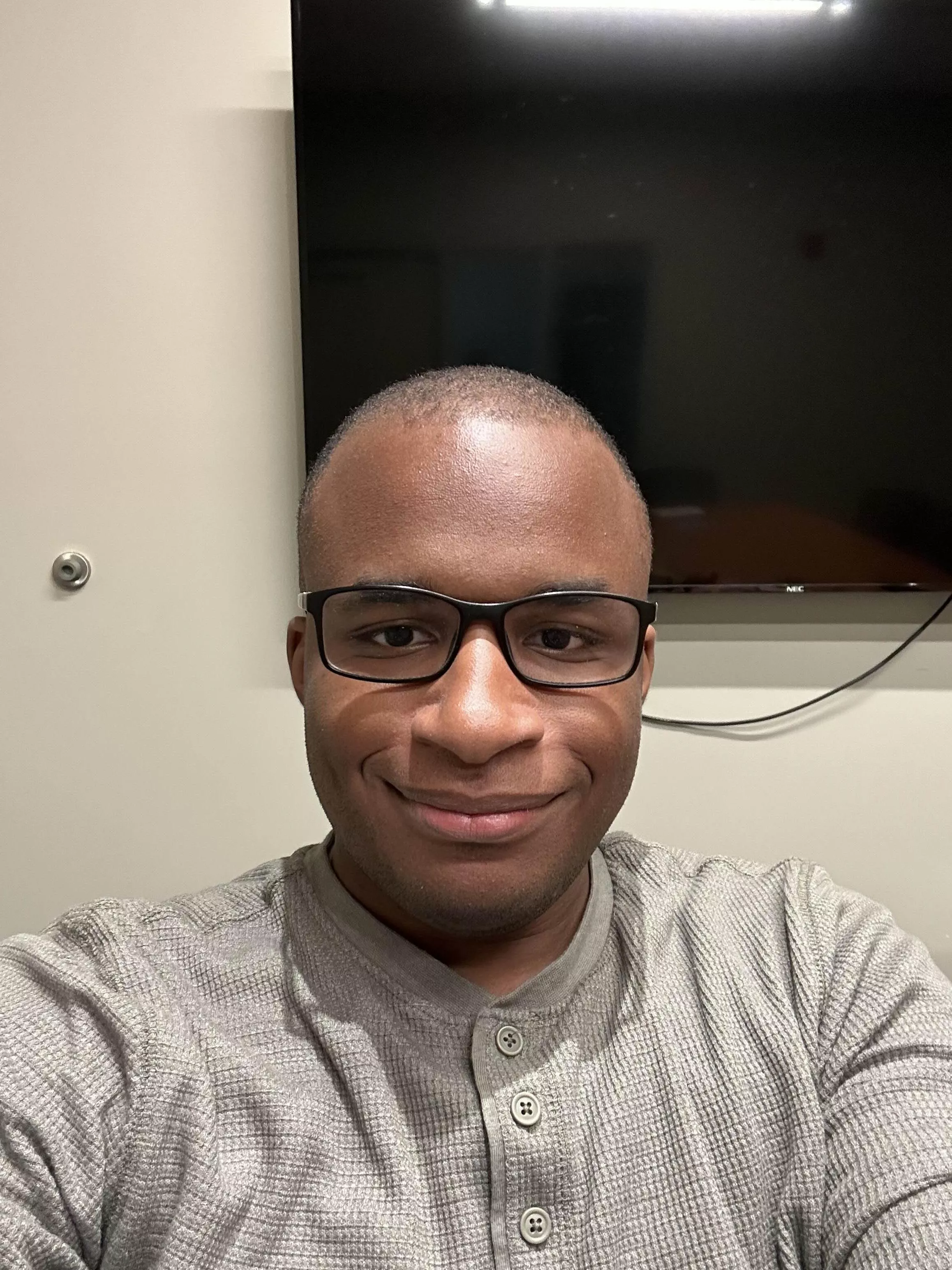 Anyone wanna play LoL or Palworld with me? :)