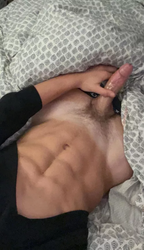 Comment “yes” if you want a jerk vid in your dms