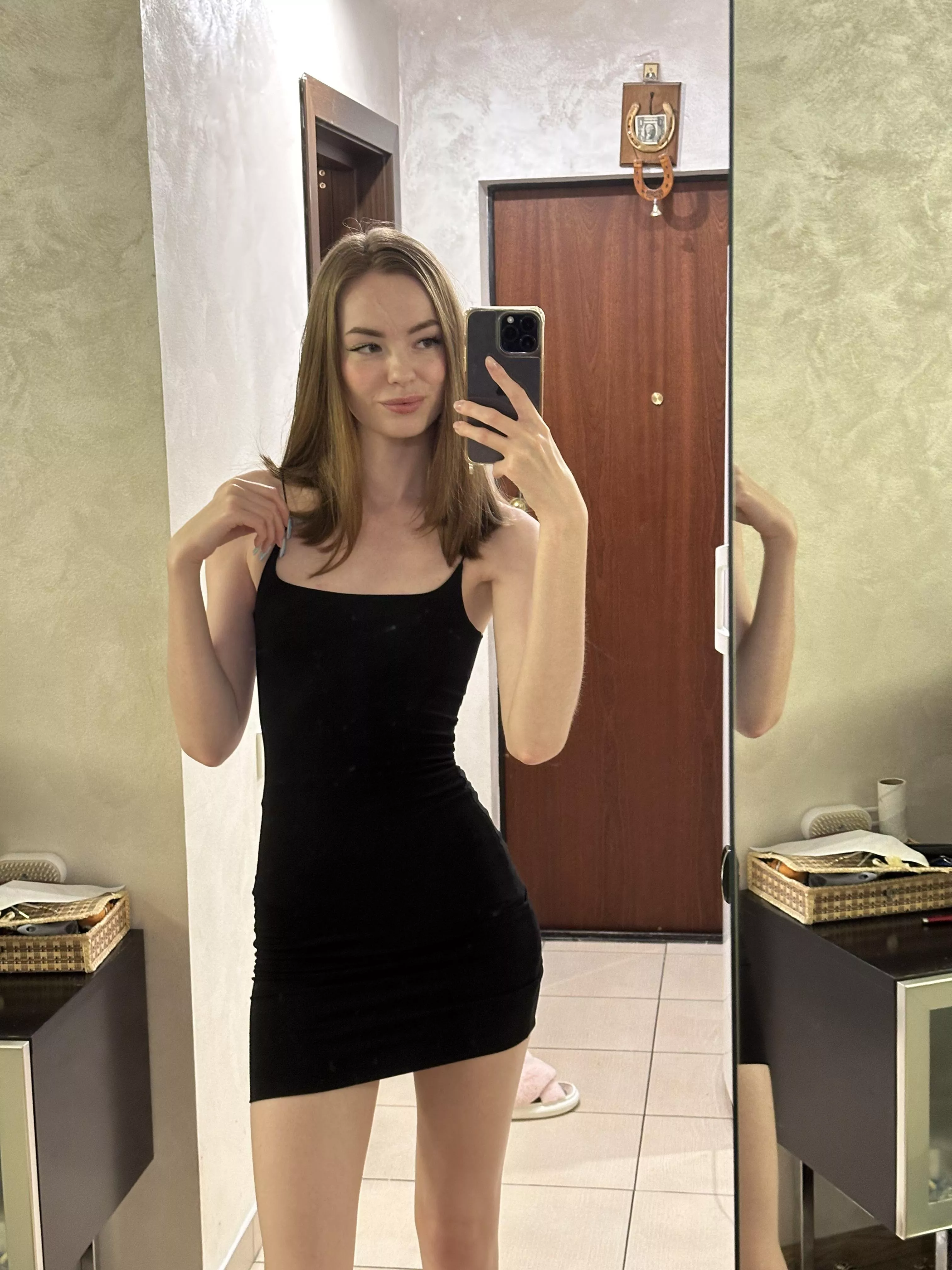 even if a tight dress doesn't suit skinny girls, but I like it