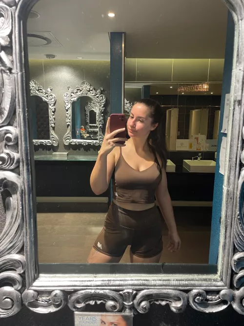 feeling cute in the gym