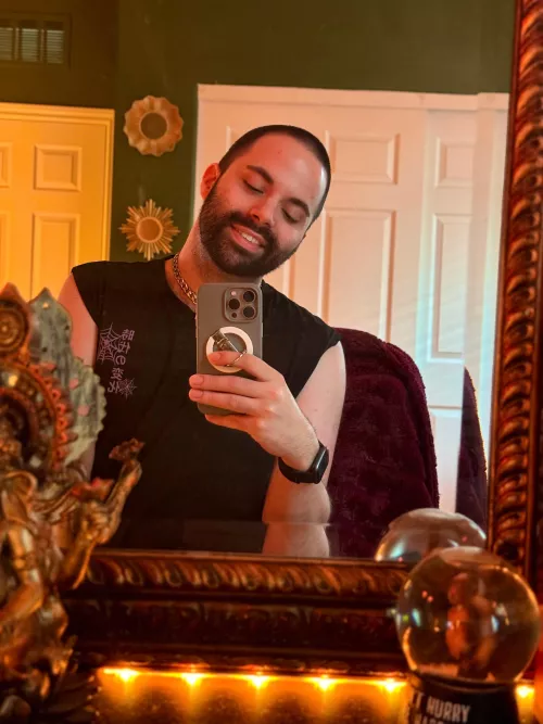 How tf is everyone else on here so photogenic? 😭😂