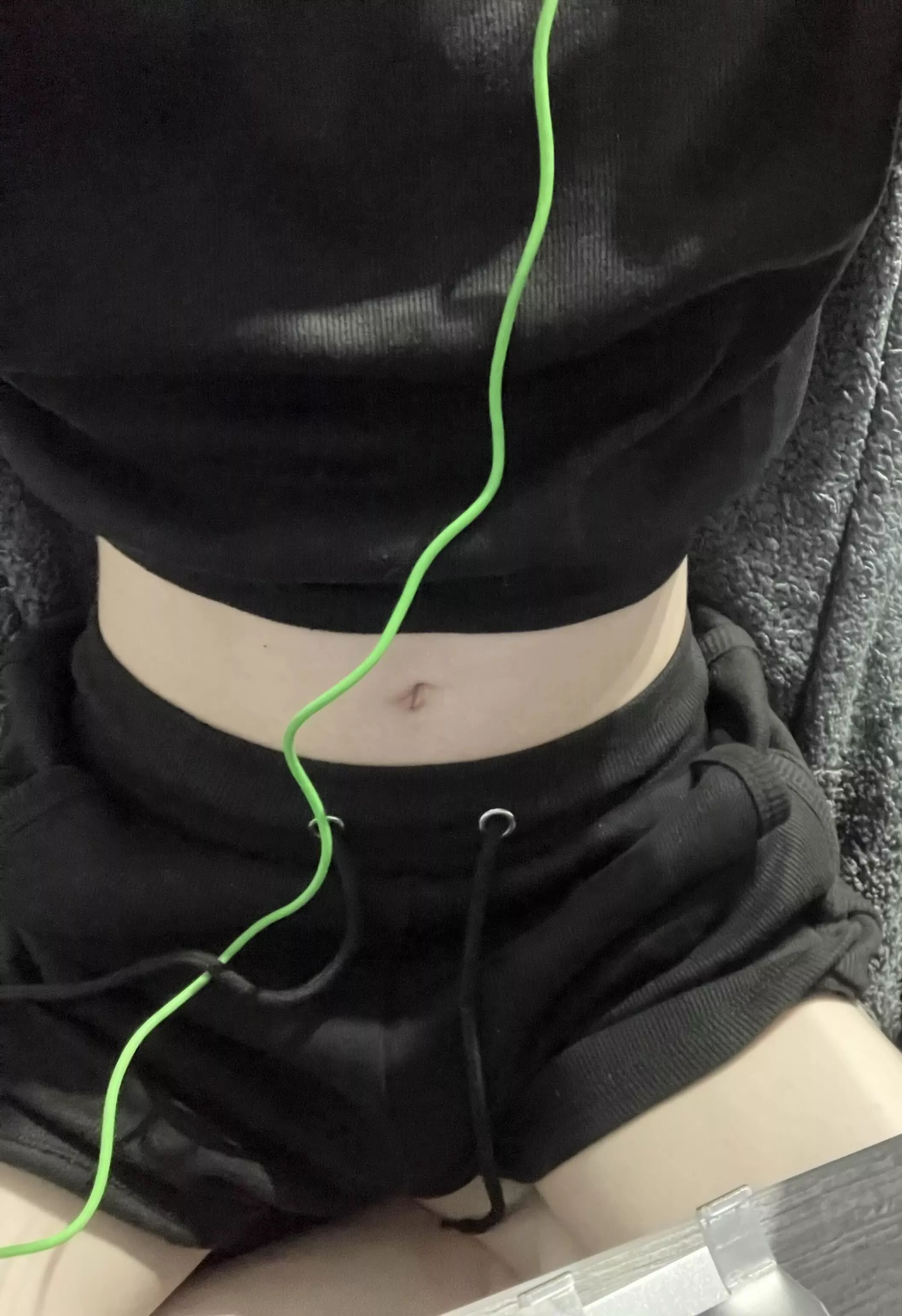 I got my first crop top and am gaming in it :D