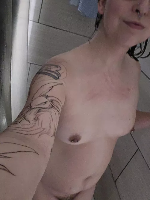 I just want a pretty girl to flirt with me