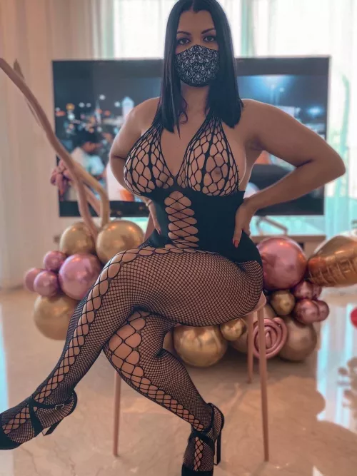 I'm your mistress. Under what name would you save me in your phone? F43