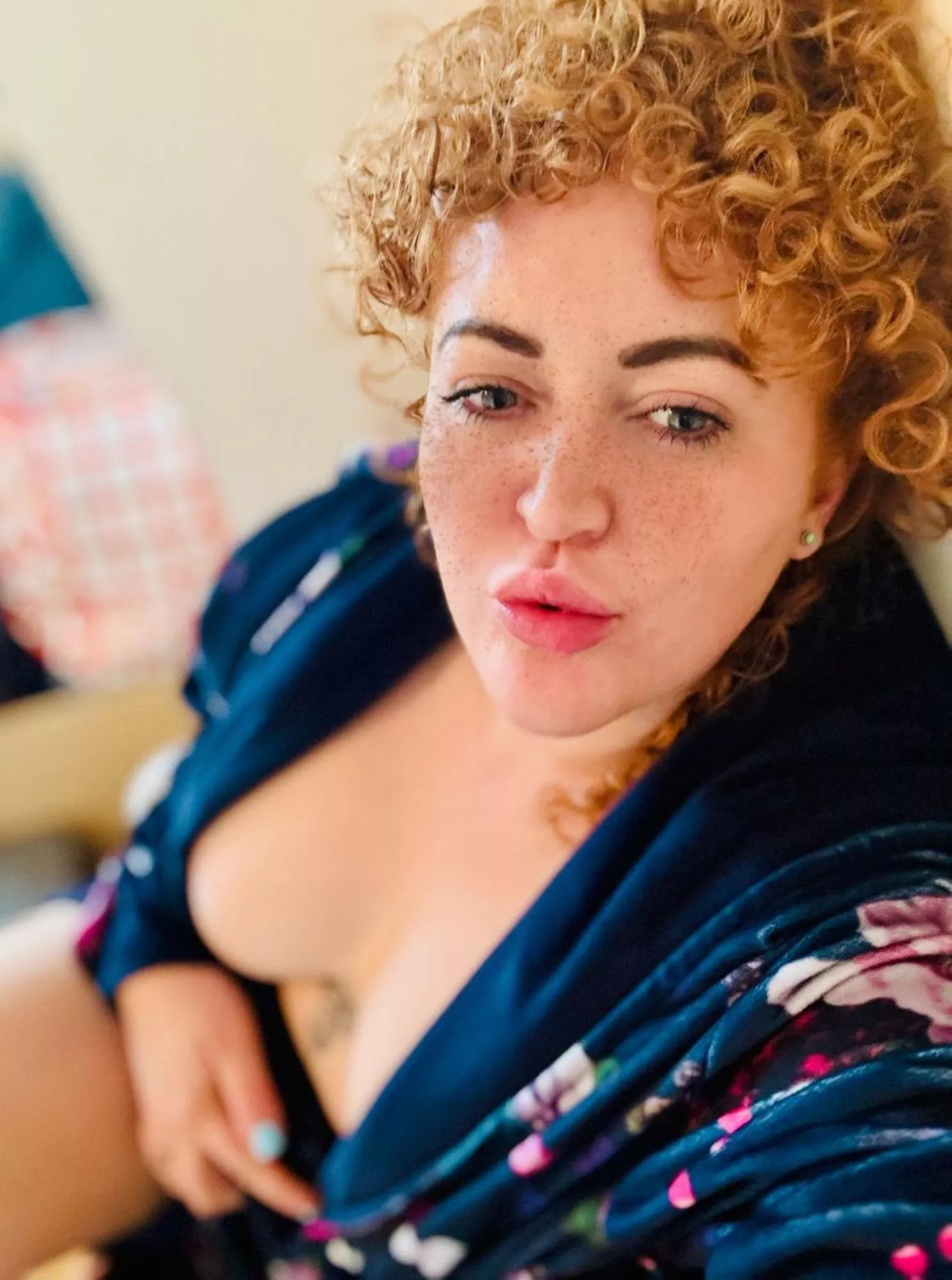 [IRTR] Freckled 28yo and feel like i just blend in and don't stand out, is that understandable?