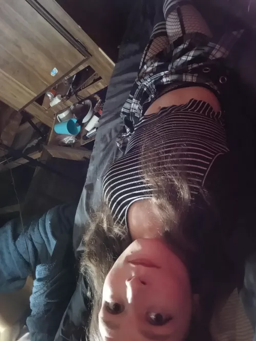 Me rn ... Feel like I could have done better on the makeup 