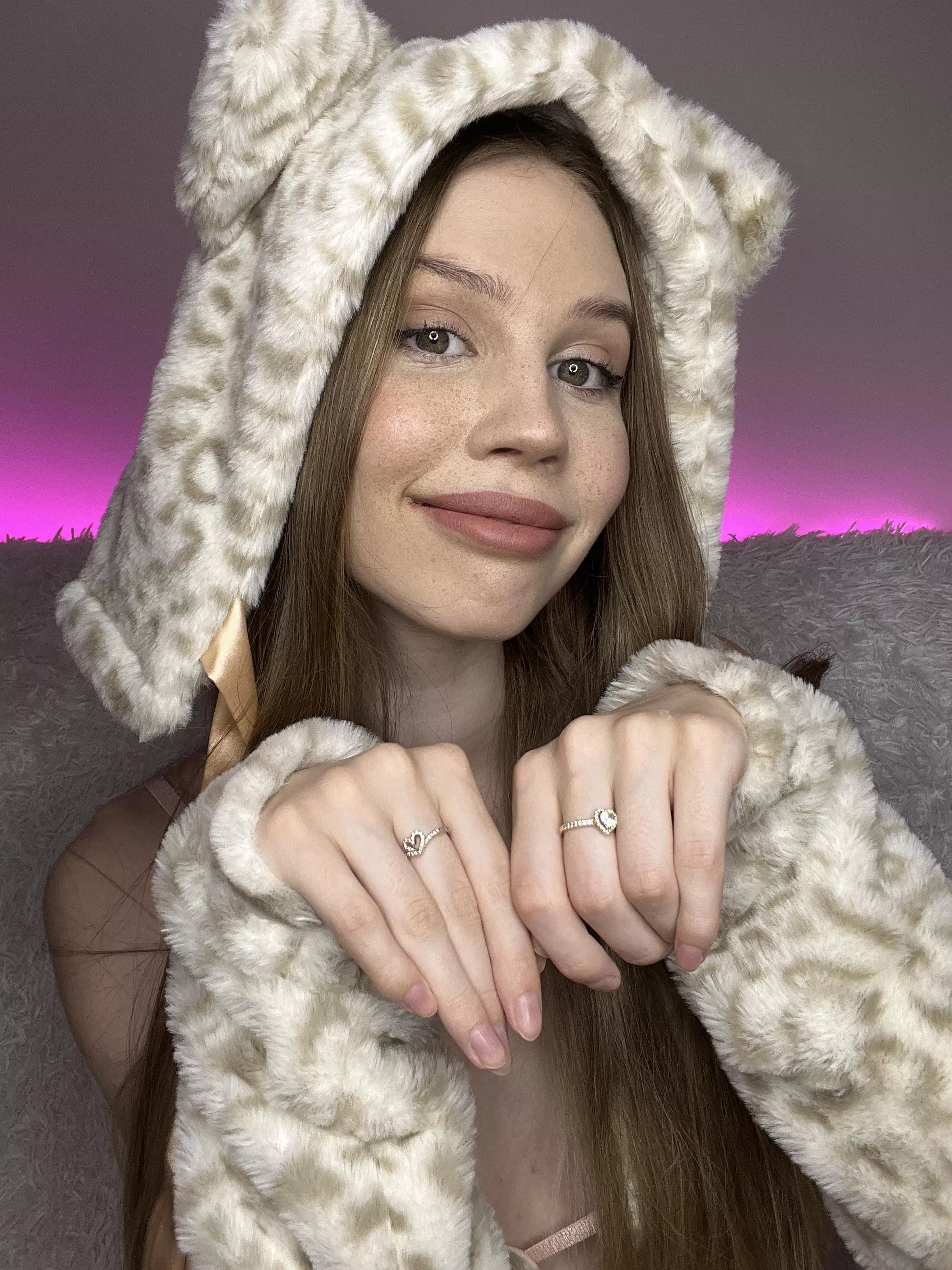 Meow-meow, please take me home from the pet shop