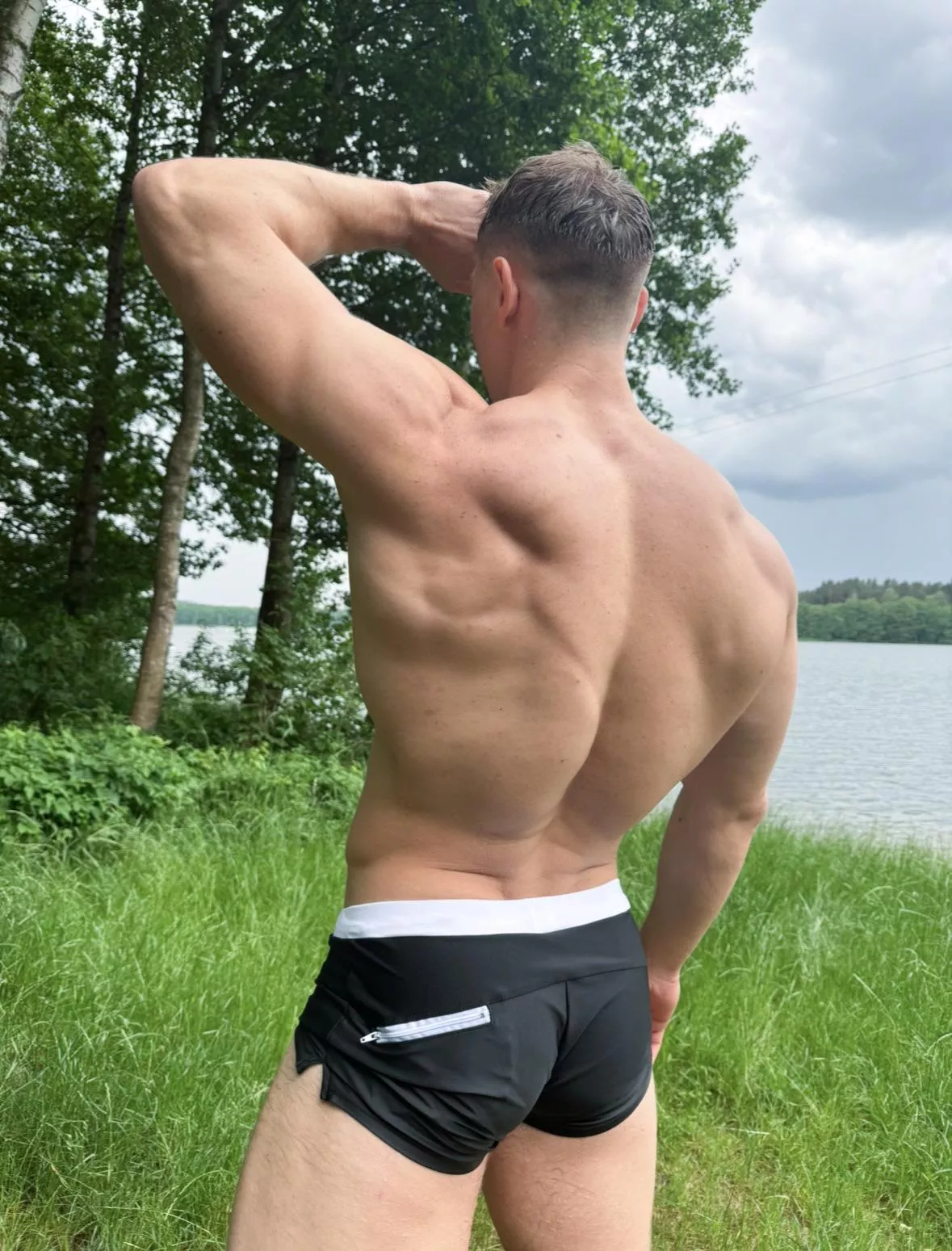 My butt seems small here 