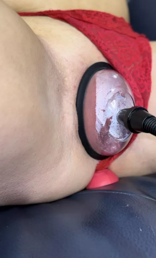 Pumping that Mormon pussy to the top 🫢