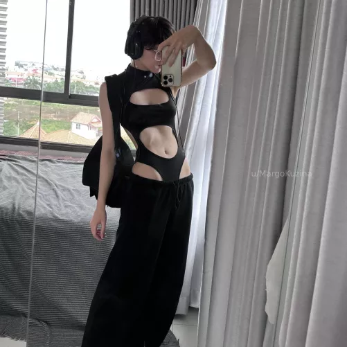 really love this cyber outfit