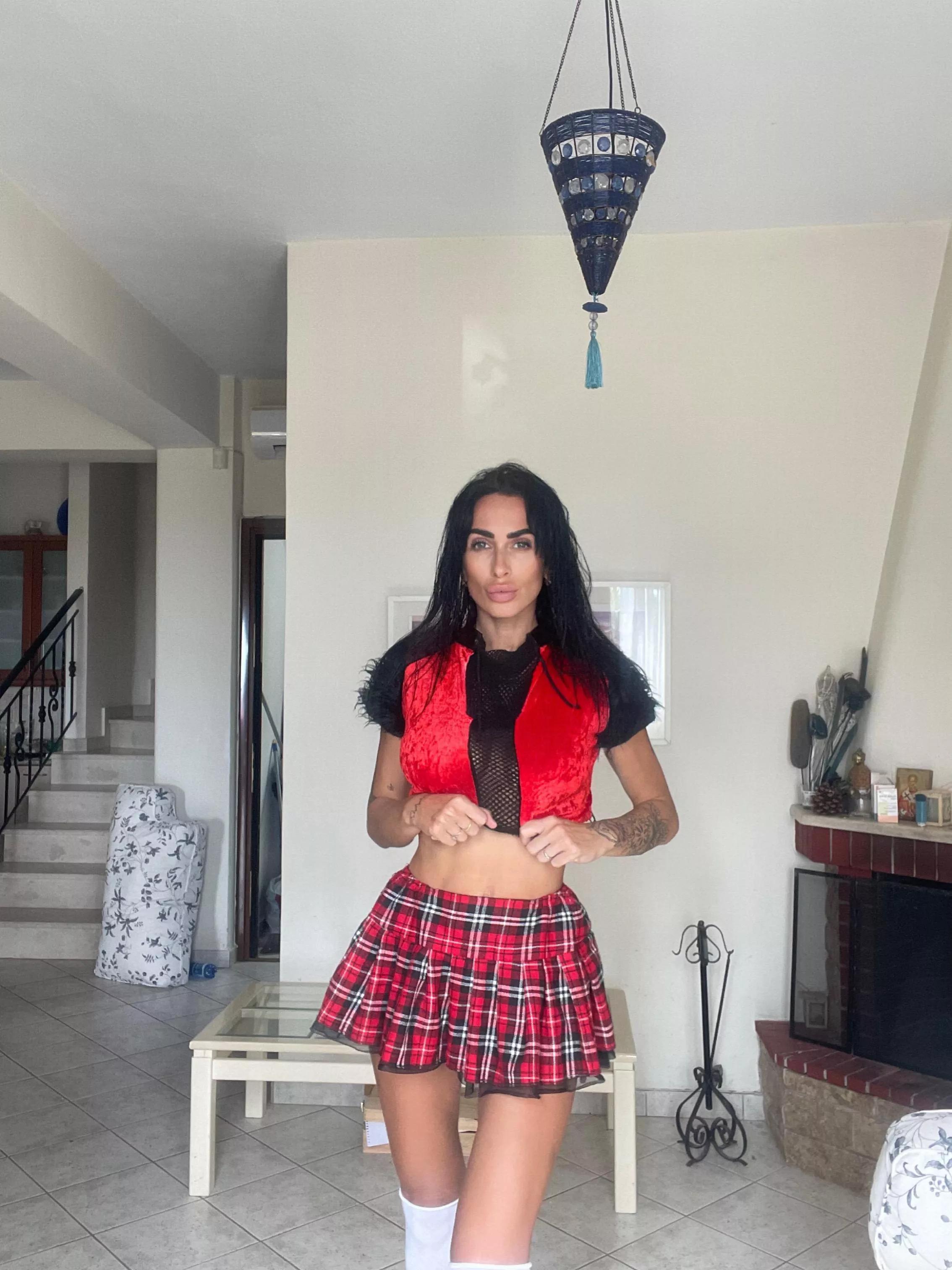 Schoolgirl needs a hot lesson 