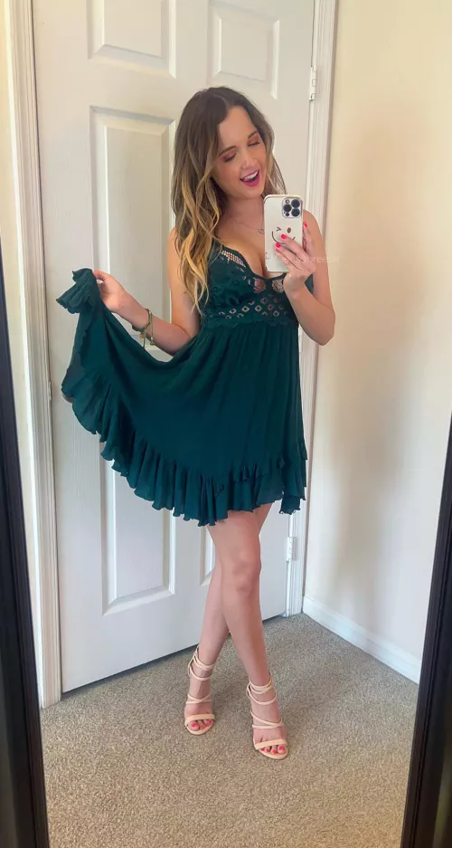 What’s your favorite color sundress? 😇