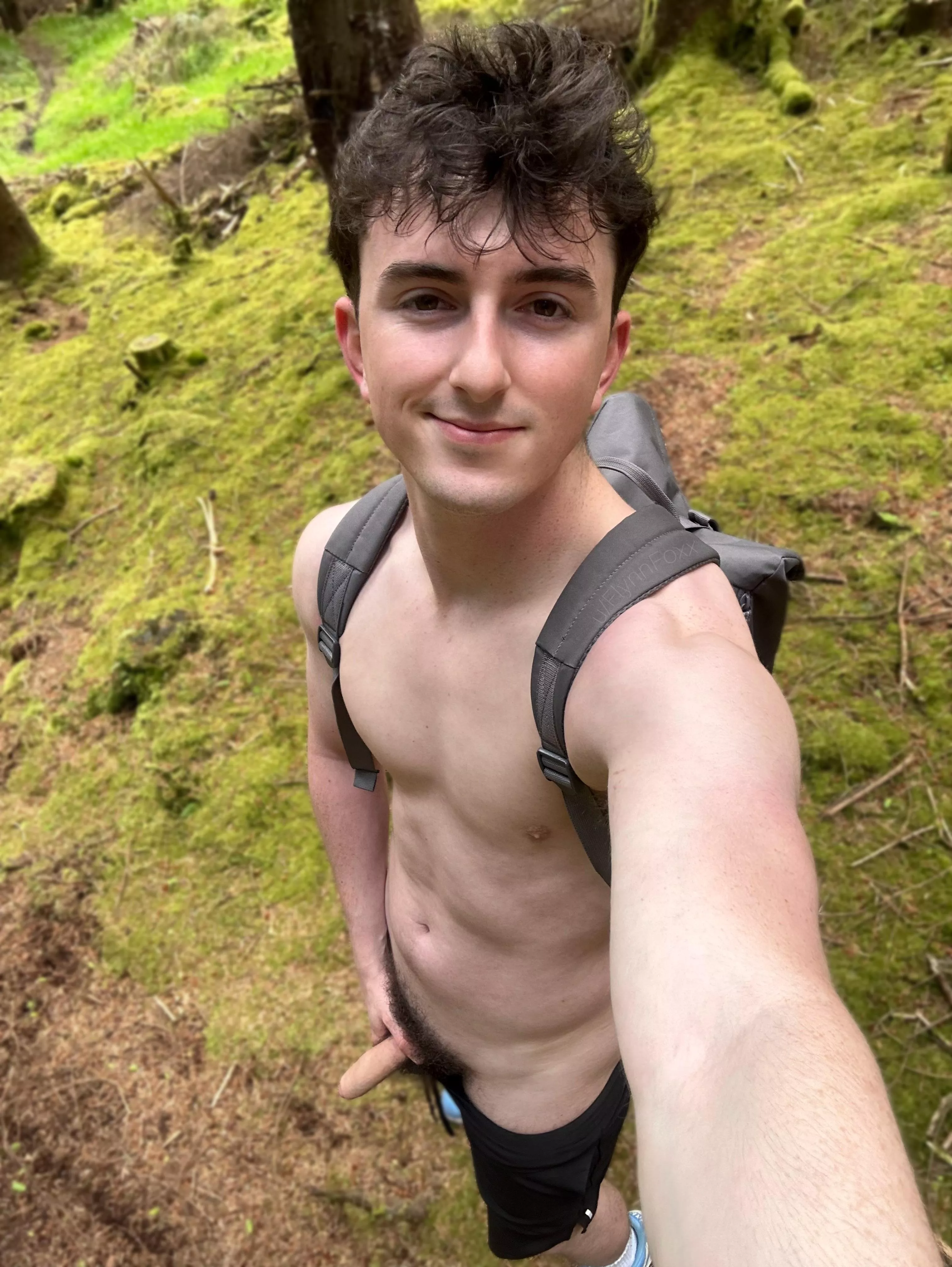 Who’s down to fuck on the hiking trail? 😁
