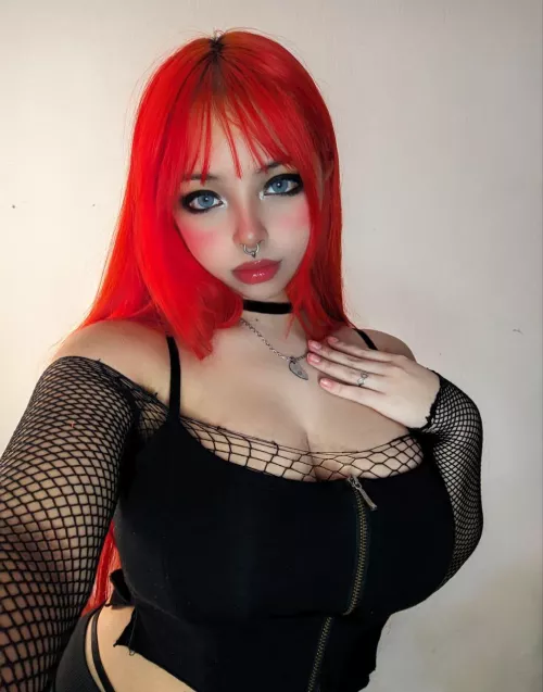 Your daily dose of goth boobs in fishnets 😌🖤
