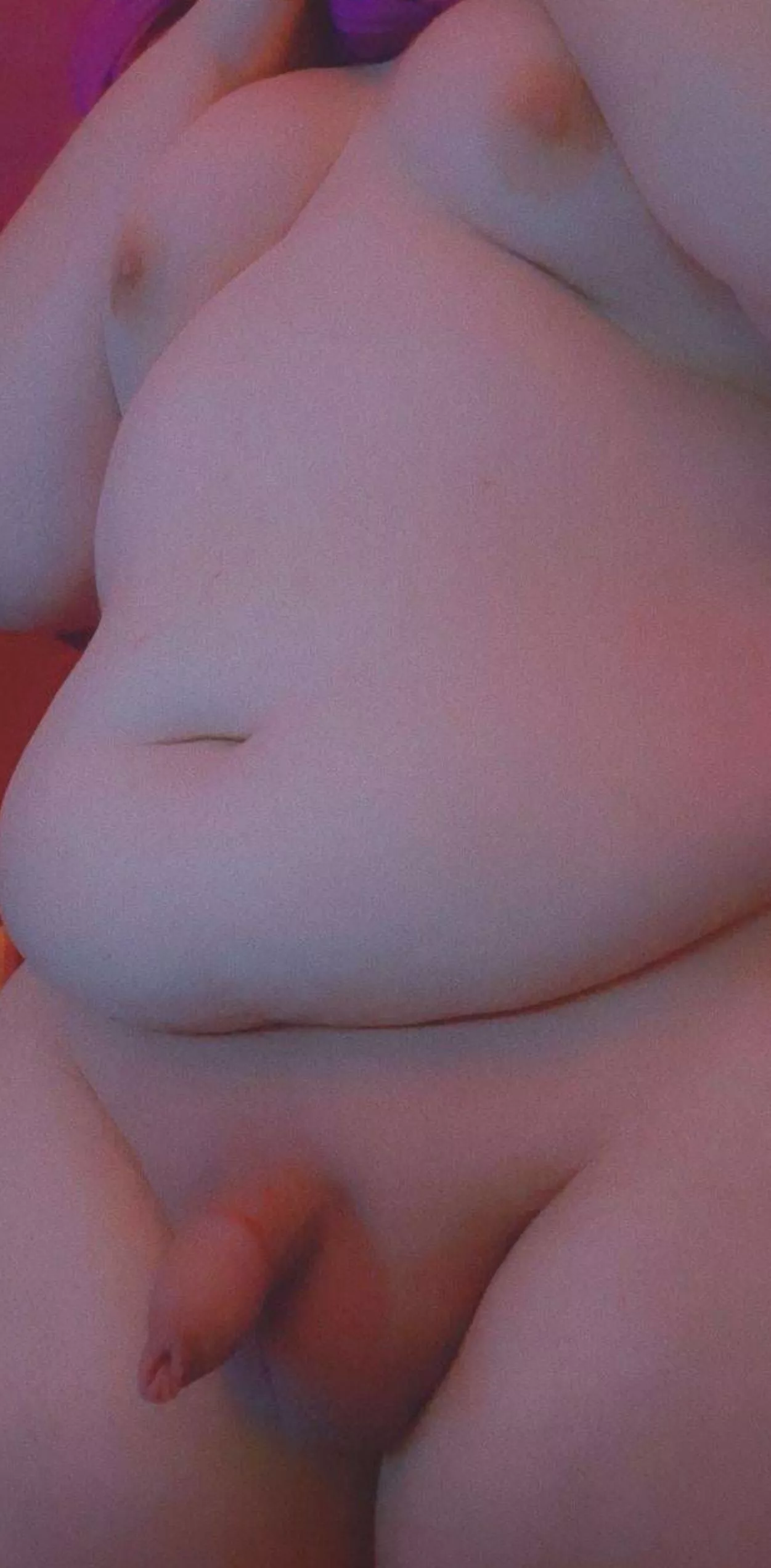 [23] year old looking for guys 18-23 ❤ love chubby guys and small dicks 💦