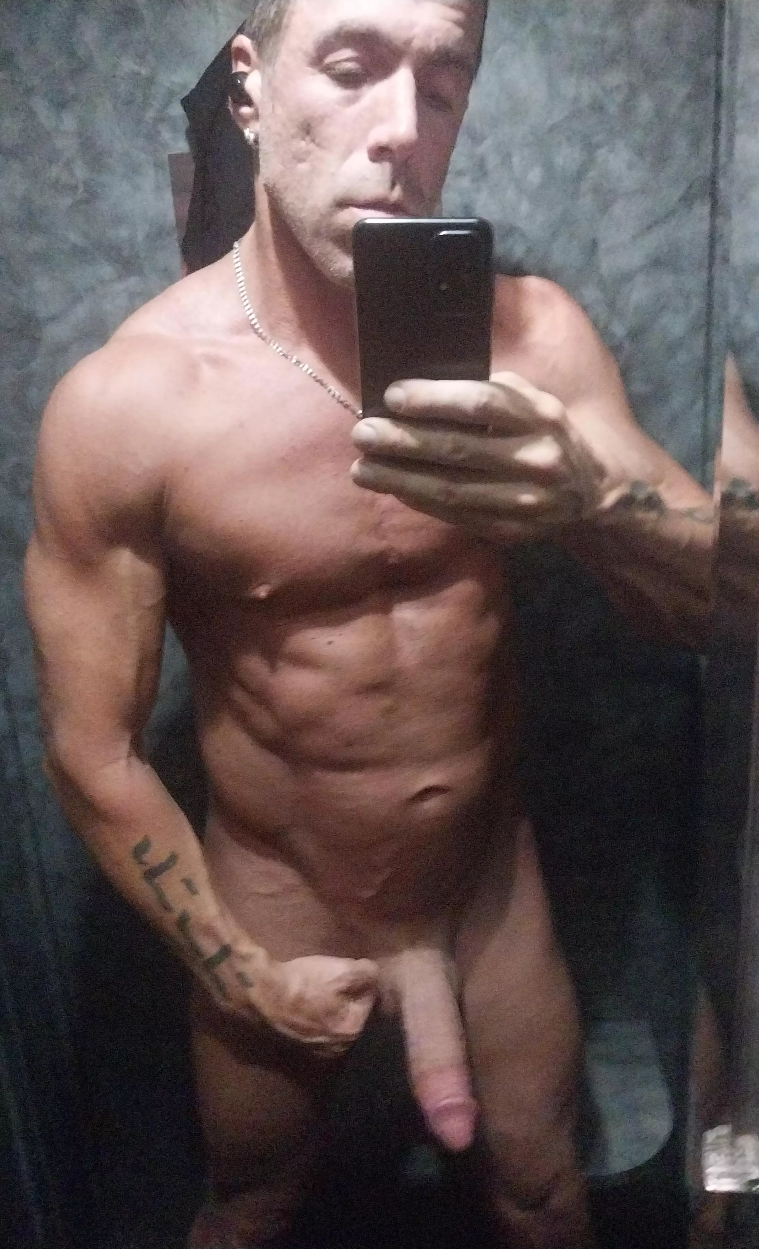 45, 6', 172.1 lbs. Bulking. Gained 3.3 lbs this week. [45]