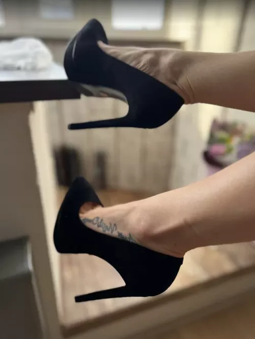 Black heels make me happy!