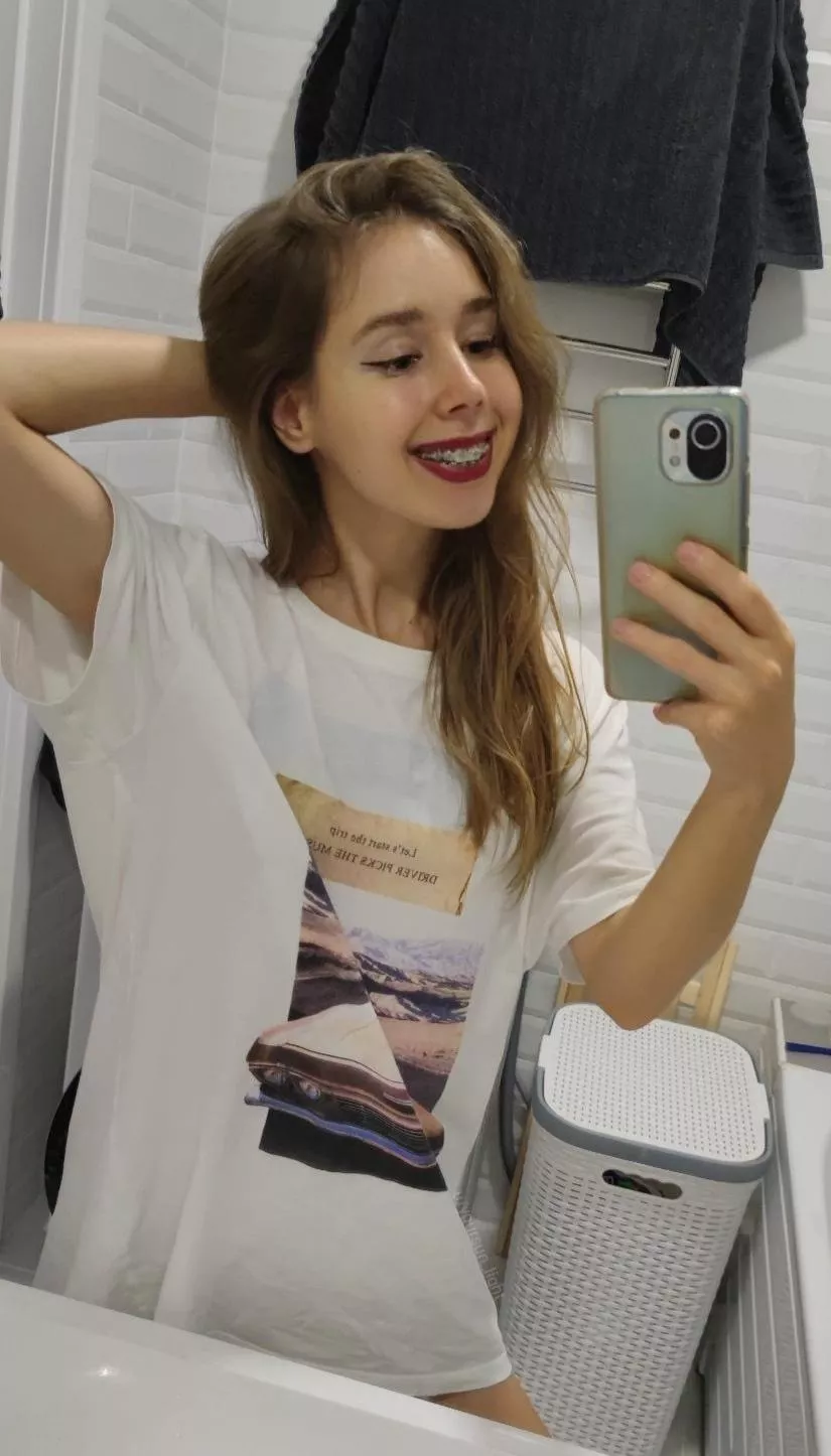 Braces and red lips 💋