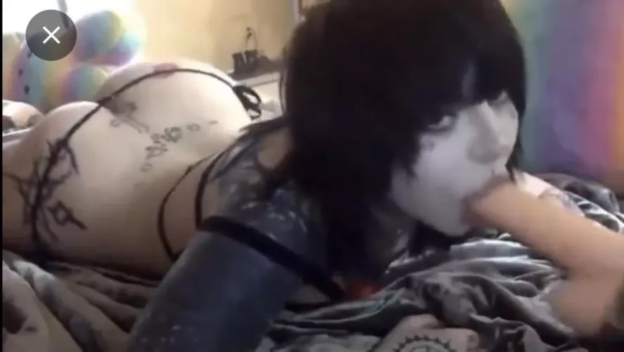 bros. Help me now, please. Hot goth chick with tattoos and a nice ass. I need a name asap.