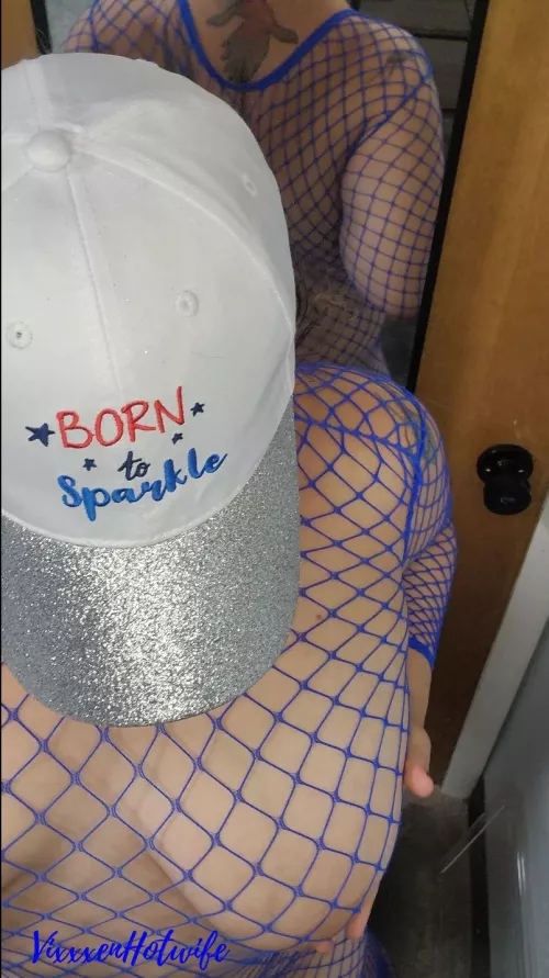 🧨 Celebrating the 4th with some boob action! We are born to sparkle. ✨