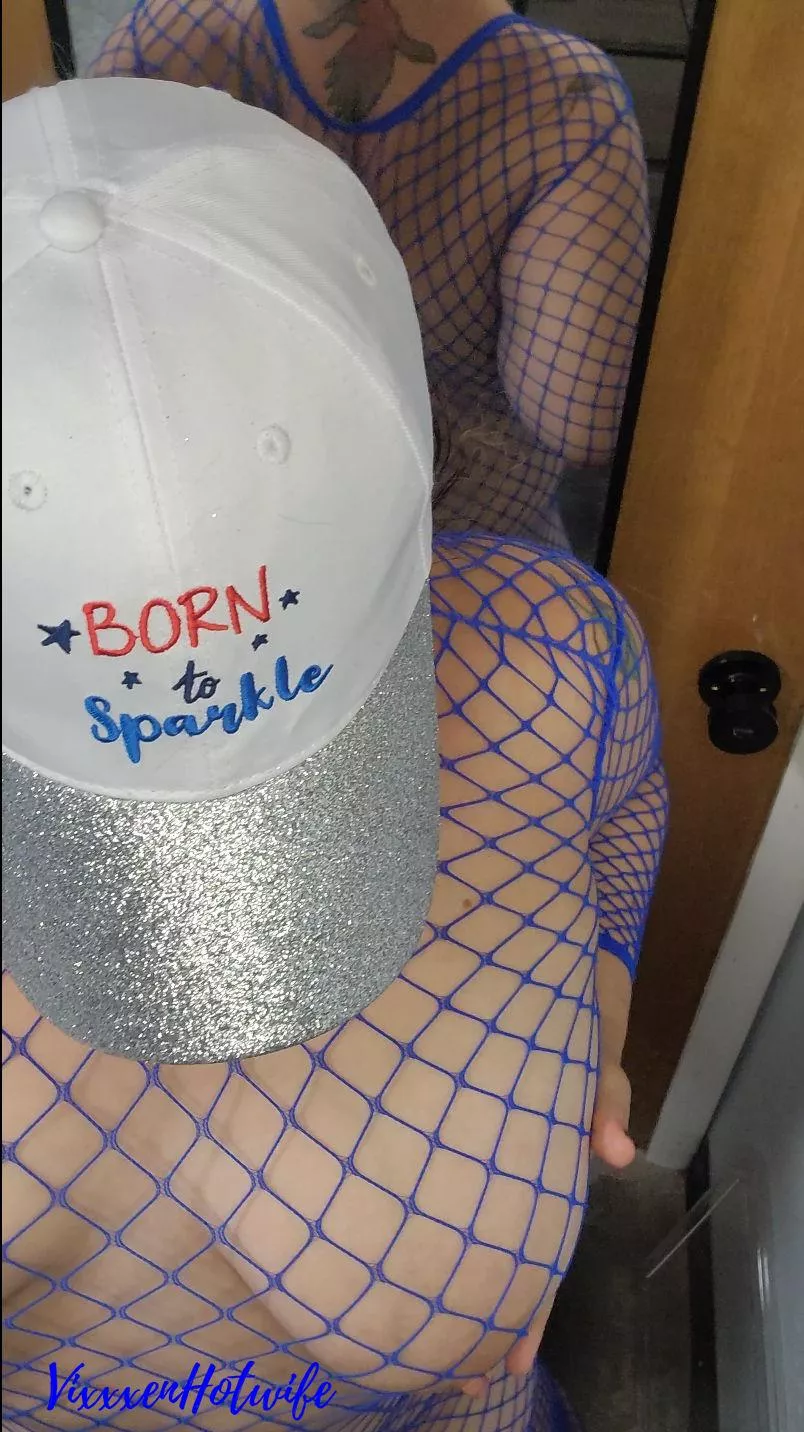 🧨 Celebrating the 4th with some boob action! We are born to sparkle. ✨