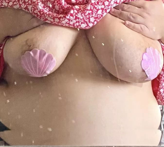 free the nips !!!!!! 