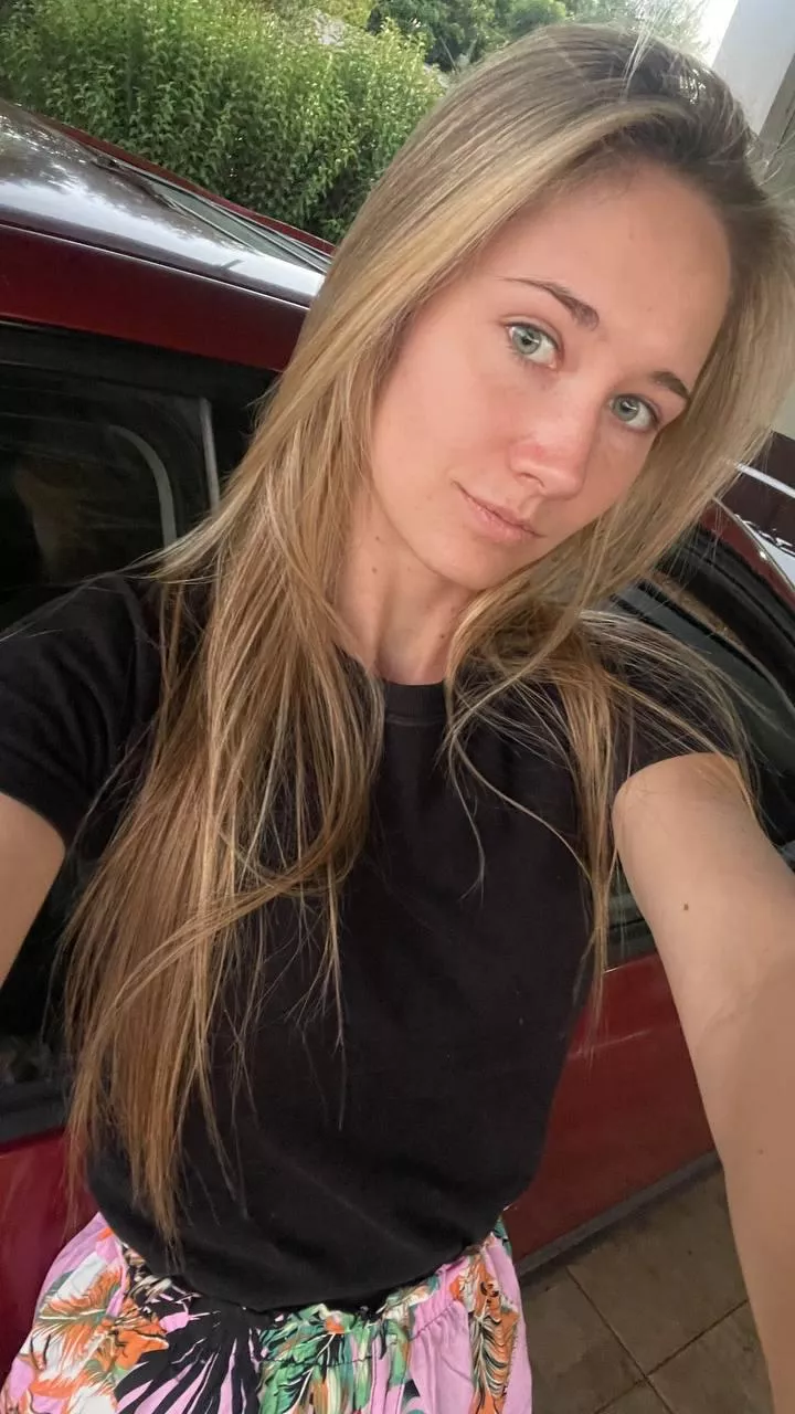 Hello everyone, hope you're well
