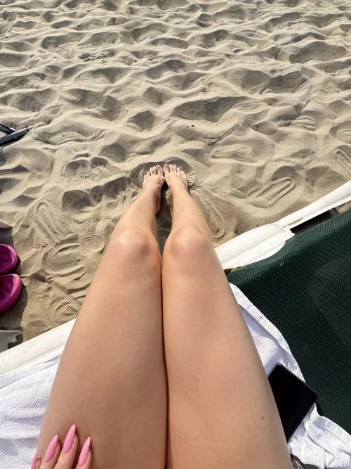 I need someone between my thighs rn