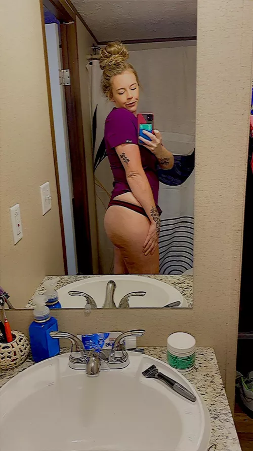 If only pants wasn’t required to go to work…