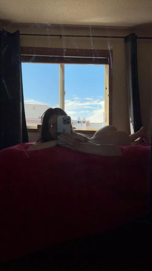 Love feeling the soft blankets on my petite body, join in? 