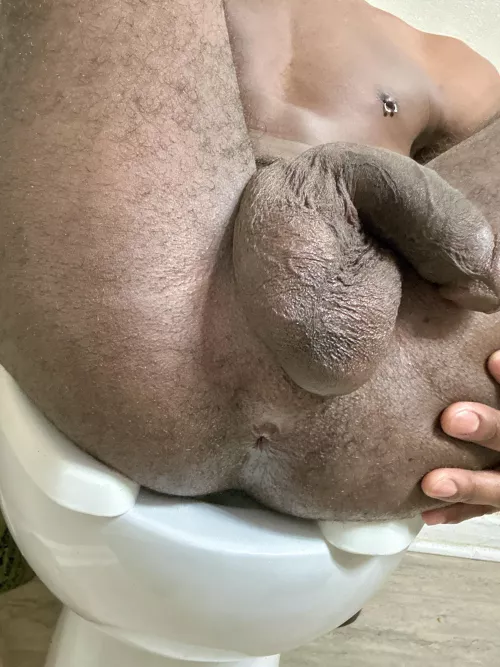 Wet & Hairy 👃🏾🍑