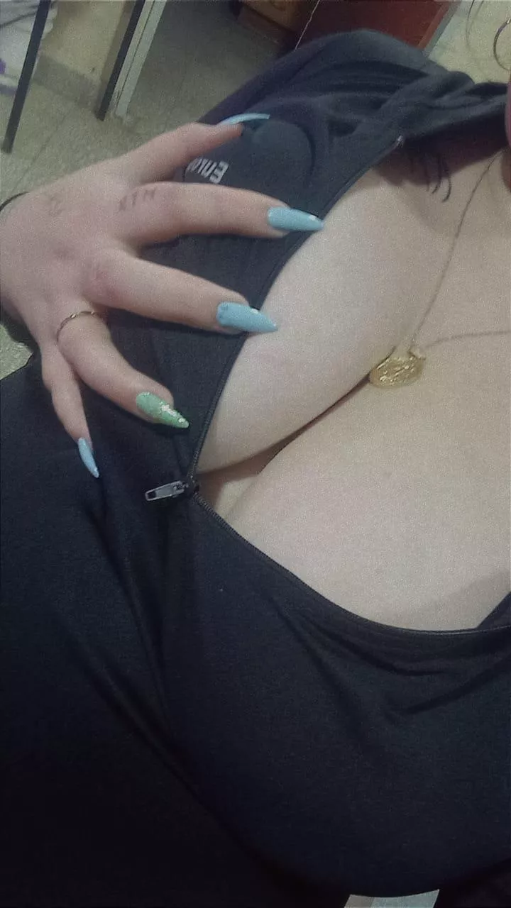 What do you think of my new nails?