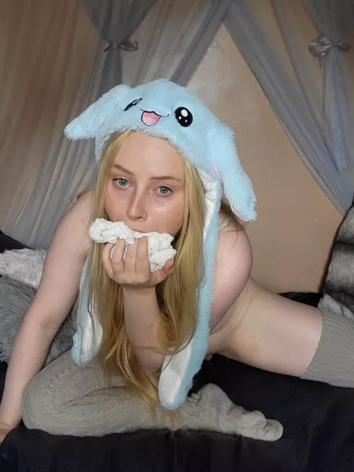 4'10 naughty blonde filling my mouth with dirty panties 