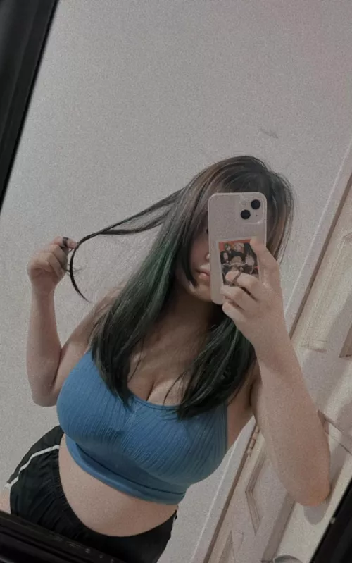 Am i a girlfriend material?