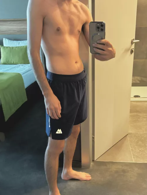 Am I too skinny for my age 19? Hate being nude / top off around anyone