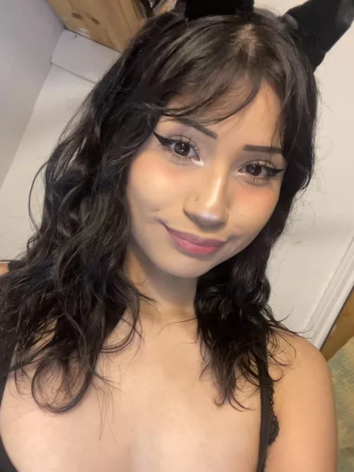 brunette here! hi :3 