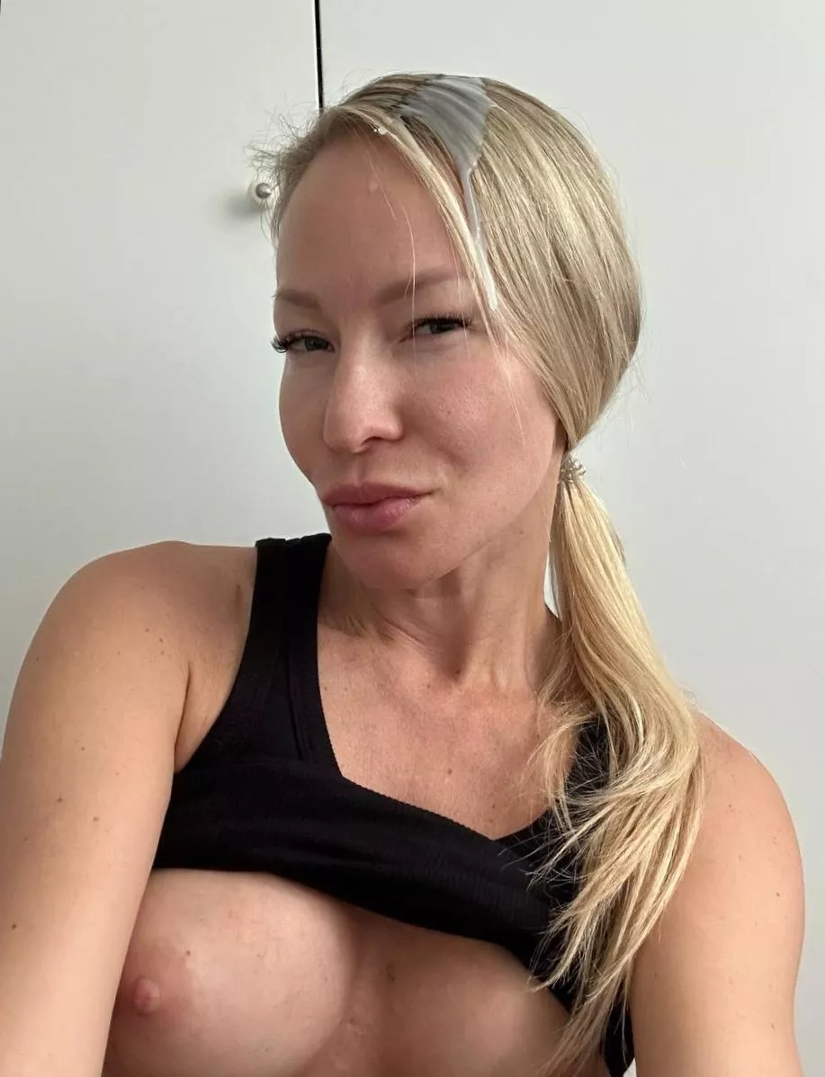 I let all my friends cum on me for fun