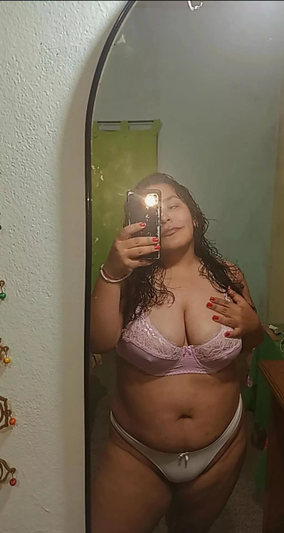 I like red nails 💋