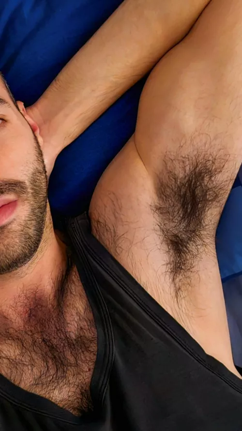 I'm sleeping like this: how do i wake up? 👀