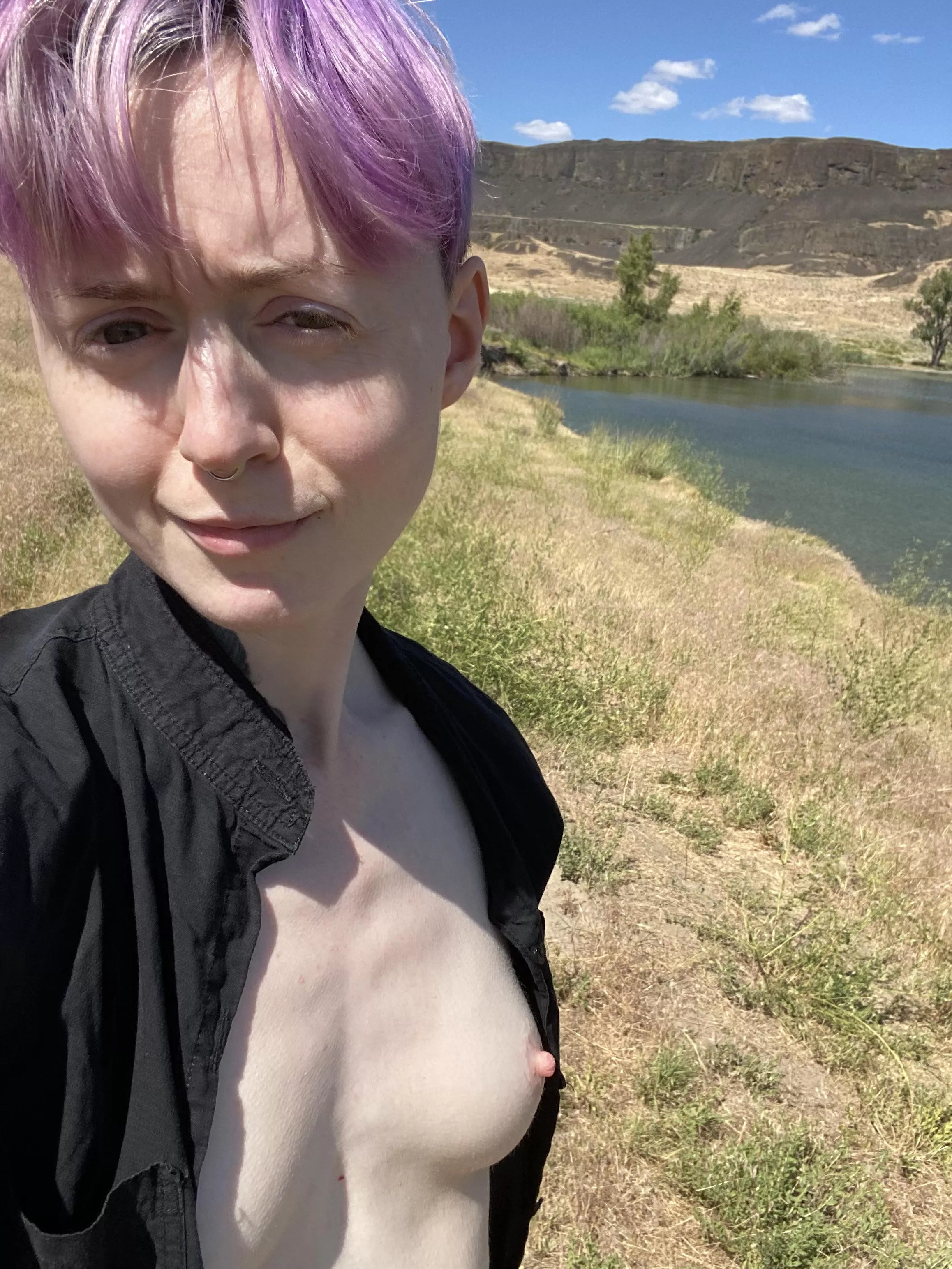 Just enjoying the great outdoors ⛅️ 