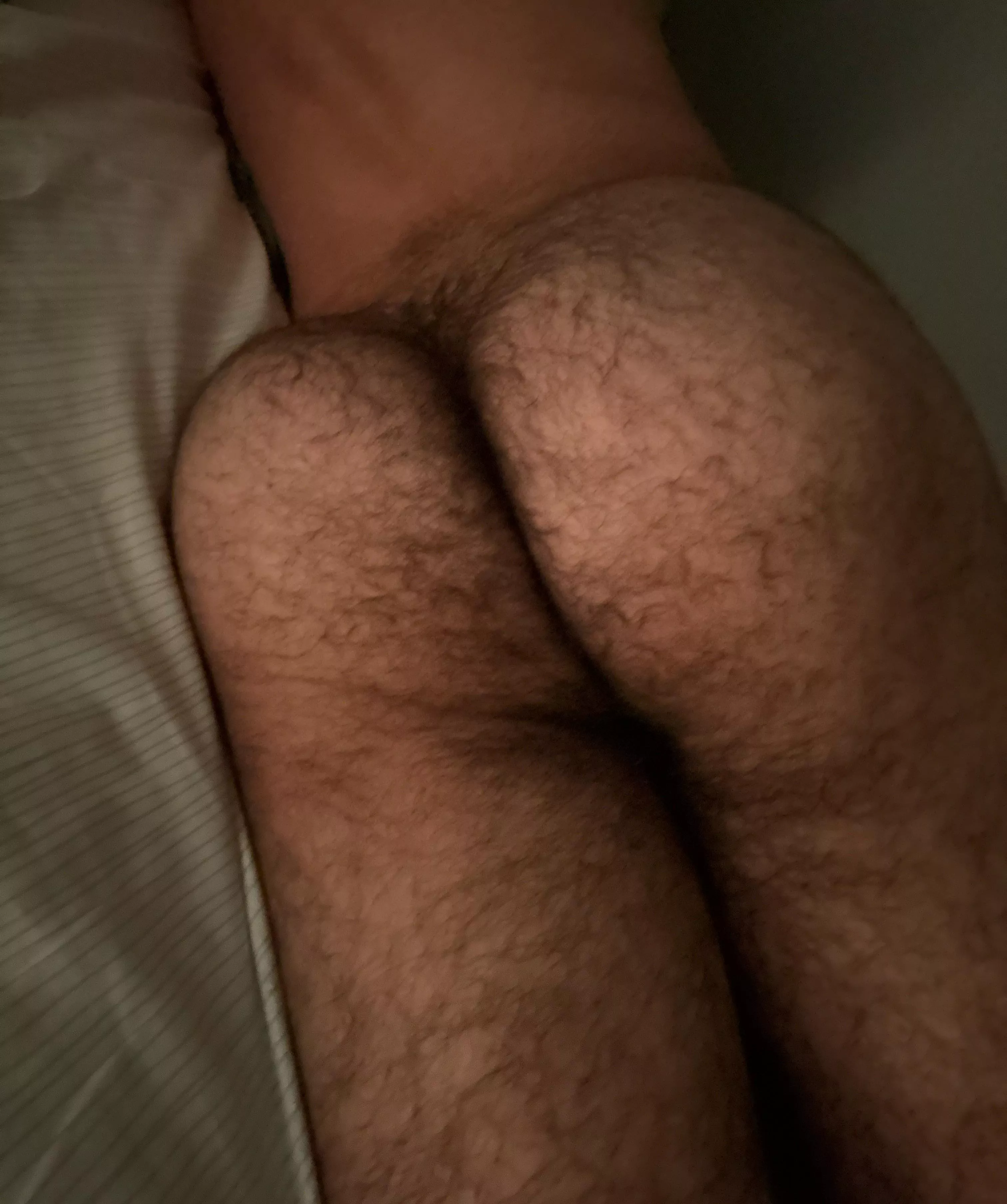 need someone in bed w me 😫